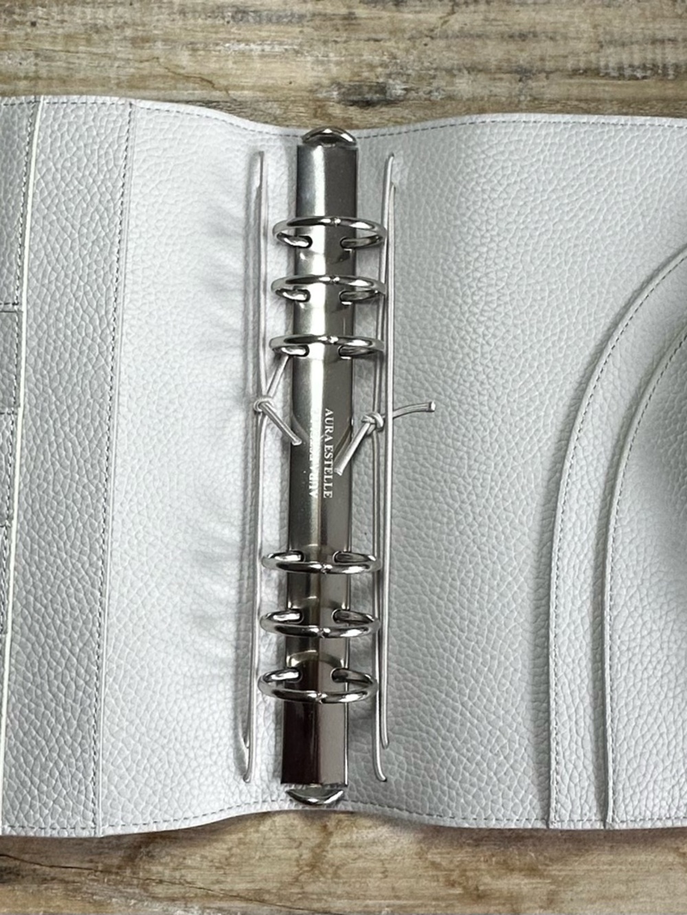 Aura Estelle Cloud Pearl Vegan Pebbled Leather A5 Wide Planner - Picture 3 of 11